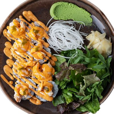 Ролл с лососем и креветками в соусе Том Ям в Cheese Knock по цене 950 ₽