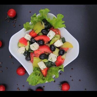 Греческий салат в Беш манты по цене 399 ₽