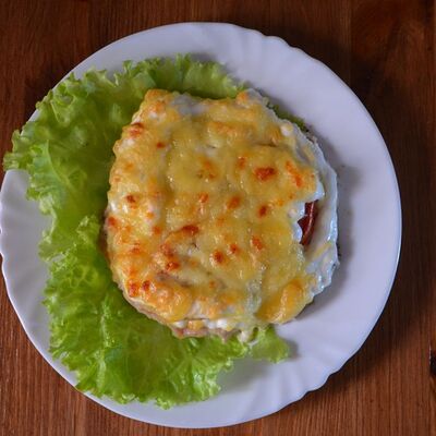 Свинина, запеченная с помидорами в Хуторок по цене 390 ₽