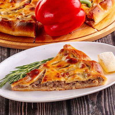 Пирог с говядиной, сыром и болгарским перцем в Осетинские Пироги по цене 1370 ₽