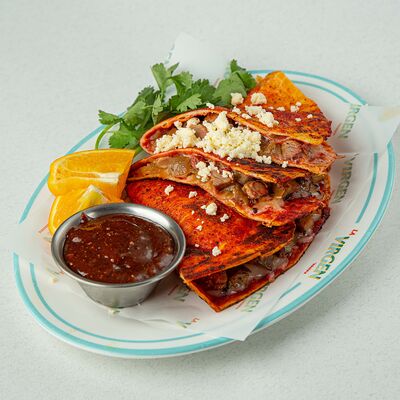 Кесадилья с брискетом в La virgen по цене 1130 ₽