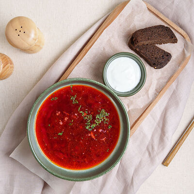 Борщ со сметаной в Bon Bistrot по цене 390 ₽