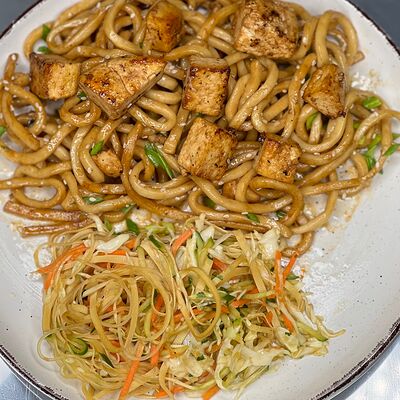 Лапша удон с тофу и салатом в Bao Bao Лапша по цене 540 ₽
