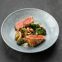 Тунец в миндальной корочке с брокколи и сладким чили в The Kitchen