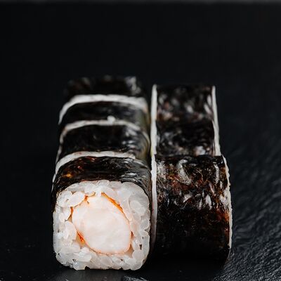 Маки с креветкой в Суши скат по цене 300 ₽