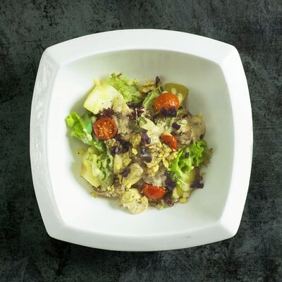 Теплый салат с куриной печенью в Остерия Il Massimo по цене 690 ₽