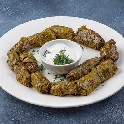 Долма из винoградных листьев в Узбекская кухня Халяль по цене 280 ₽