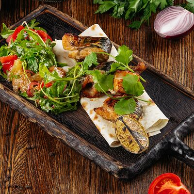 Шашлык из скумбрии в Гуру по цене 1070 ₽