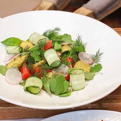 Салат с молодым картофелемв Беллуччи по цене 750