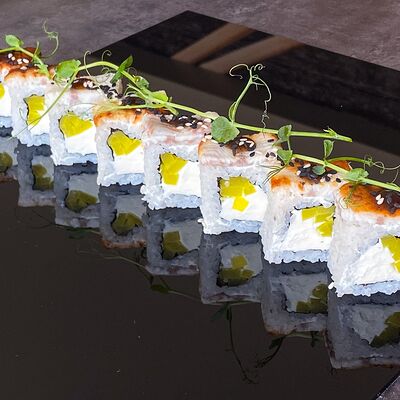 Ролл Филадельфия с угрем в My Sushi по цене 929 ₽