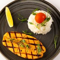 Стейк лосося с рисомв Il SUSh-ka