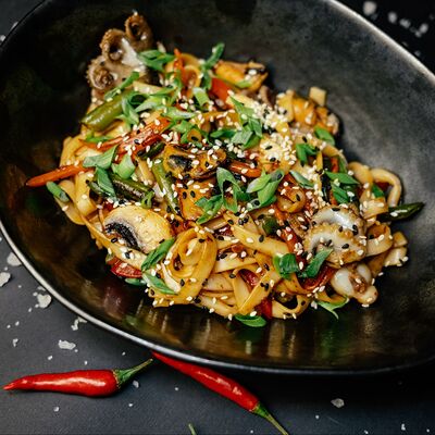 Удон с морепродуктами в Satori по цене 850 ₽