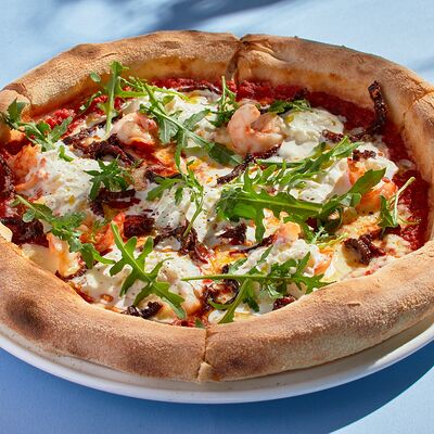 Пицца креветки, страчателла и вяленые томаты в Итальянское бистро Figata по цене 1365 ₽