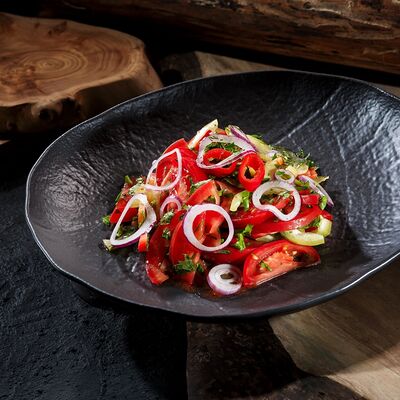 Салат из розовых томатов в 7 небо по цене 320 ₽