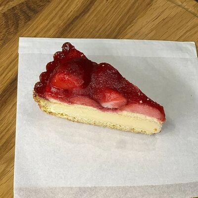Чизкейк клубничный в Food hunter по цене 276 ₽