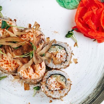 Ролл с креветкой спайси в Наше место по цене 630 ₽