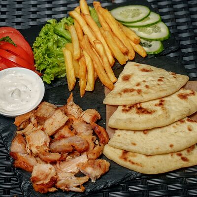 Гирос свиной открытый в Шаурмэн по цене 500 ₽