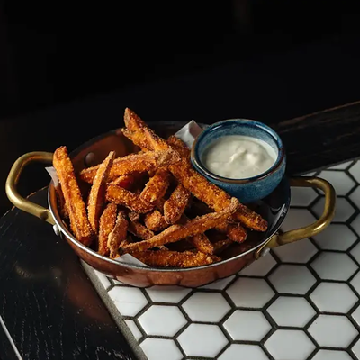 Батат фри в Waterzooi по цене 710 ₽