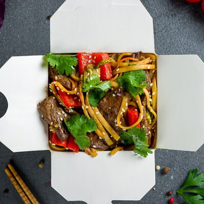 Wok по-китайски с говядиной и лапшой удон в Asia wok по цене 649 ₽