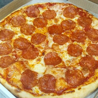 Пицца Пеперони в Добрый Шеф по цене 445 ₽