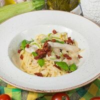 Спагетти с цукини и индейкой в Луиджи & Тосё