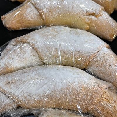 Рогалик творожный с вишней в Кулинария-Тамара по цене 75 ₽