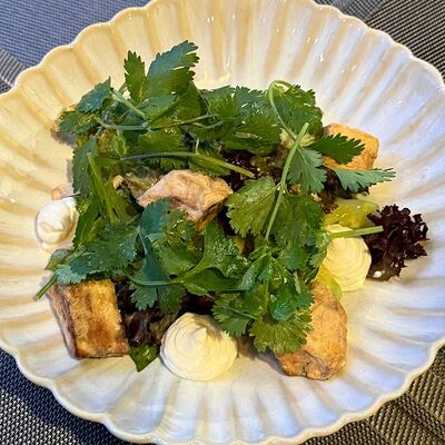 С жареными баклажанами, кремом фета и орехами кешью в Веранда по цене 820 ₽