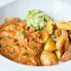Куриный строганов с картофелем и маринованными огурцами в MR. CUP по цене 590