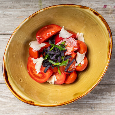 Салат Телави в Грузинское кафе Ван Гоги по цене 290 ₽