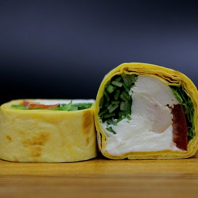 Тортилья с курицей в ДА, СУШИ по цене 449 ₽