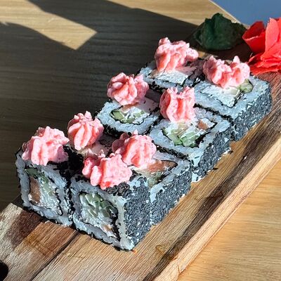 Гейша с лососем в Сакура по цене 850 ₽