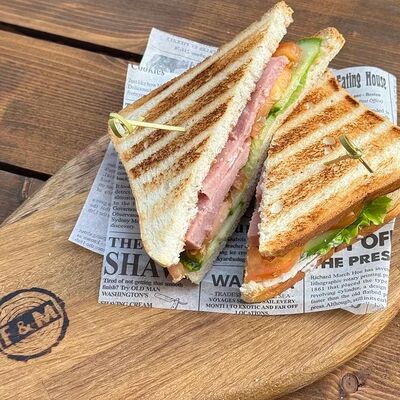 Сэндвич с ветчиной в Food & Mood по цене 350 ₽