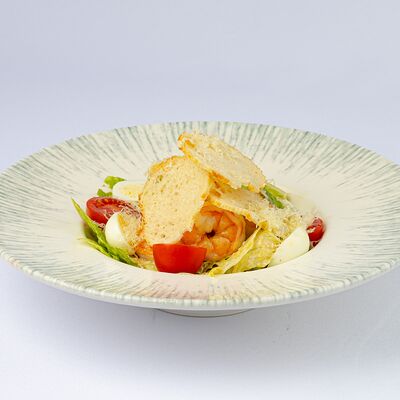 Цезарь с креветками в Everest Sochi по цене 950 ₽