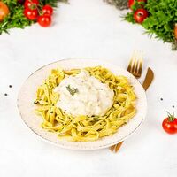 Жульен куриный с шпинатными фетучини  в У Палыча. С пылу, с жару!