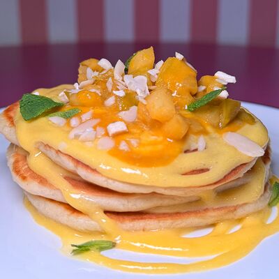 Воздушные блинчики с манго в Муза по цене 320 ₽
