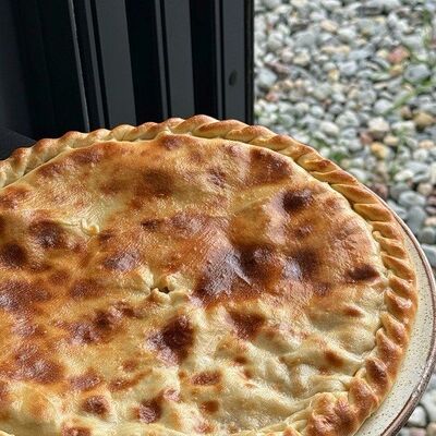 Пирог с курицей и шампиньонами в Фабрика хинкали по цене 1026 ₽