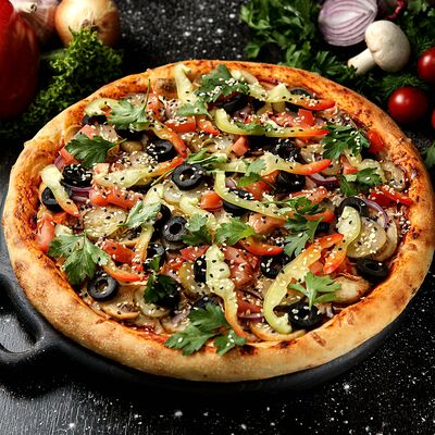 Пицца Овощная 38 см в Loca Pizza по цене 1480 ₽