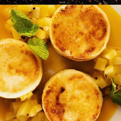 Сырники с киви и пюре манго-маракуйяв Bro Bakery по цене 18 р.