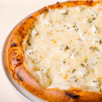 Пицца Четыре сыра на сливочном в Трай