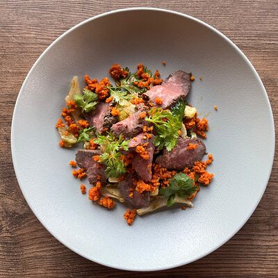 Салат с говядиной и битыми огурцами в Честер по цене 749 ₽