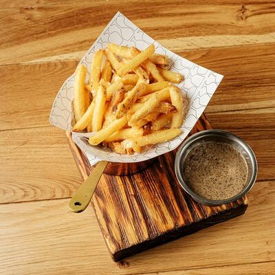 Картофель фри с трюфельным соусомв Ватерлоо по цене 660 ₽