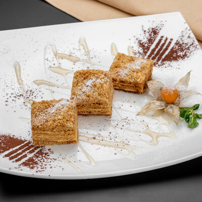 Медовик в Ресторан Крыша бар по цене 250 ₽