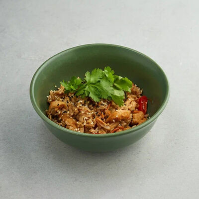 Жареный рис с курицей в Chang по цене 620 ₽