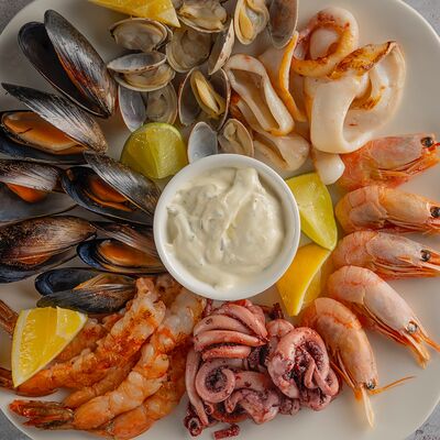 Горячий Морской сет в Мидийное место по цене 2690 ₽