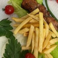 Шашлык из свинины с картофелем фри в Пошашлычим