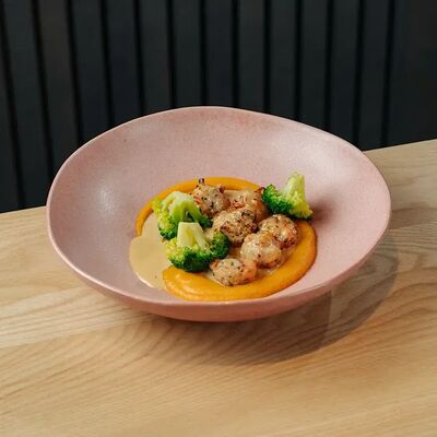 Фишбол с бататом и брокколи в Tsunami по цене 790 ₽