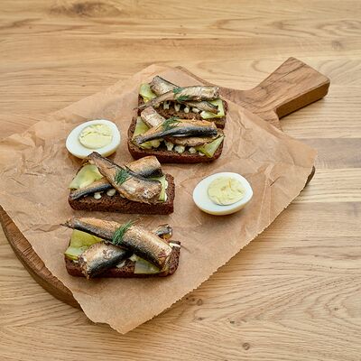 Тост со шпротами в Местные по цене 590 ₽