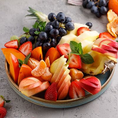 Фруктовая тарелка в Баклажан в ТЦ 