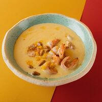 Пряный кукурузный суп с креветками в Llamita