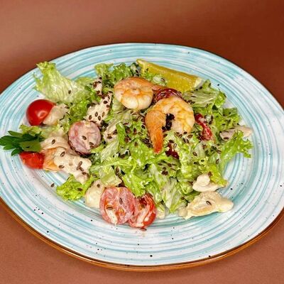 Теплый салат Без осетра, но с тигровой креветкой в БункерПаб по цене 860 ₽